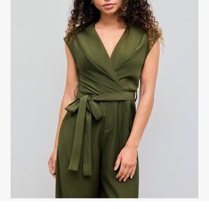 Elegant Olive Green Sleeveless Romper medium